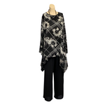 Load image into Gallery viewer, Saloos - Monochrome Floral Print Top
