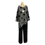 Load image into Gallery viewer, Saloos - Distressed Spotted Top with Necklace
